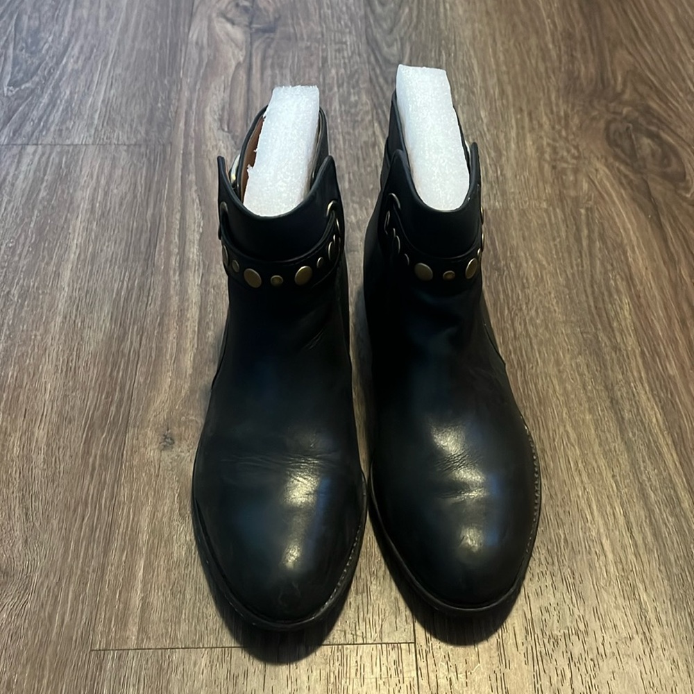 Black Lucky Brand Chelsea Boots with Studs🖤